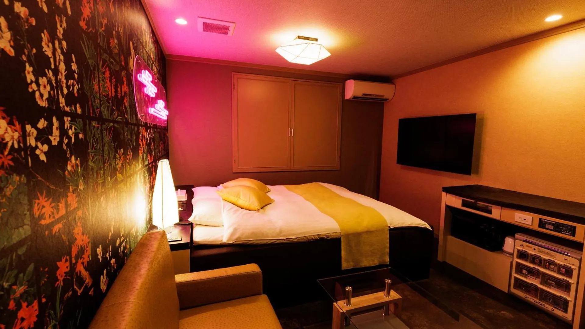 Asahikawa Hotel 818-Adult Only 2*,  일본